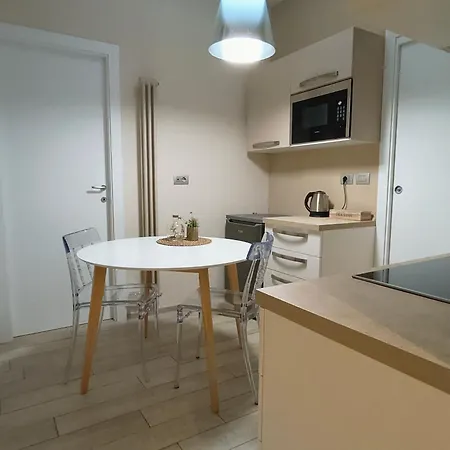 Ad Uso Turistico - Vda - - Numero 0103